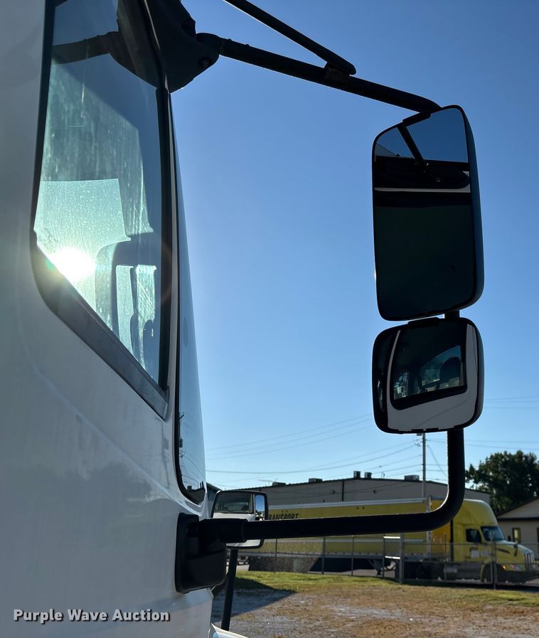 image for item ED2279 2016 International 4300 truck cab and chassis