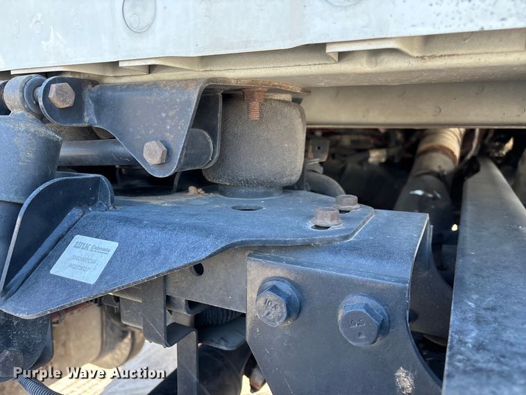 image for item ED2279 2016 International 4300 truck cab and chassis