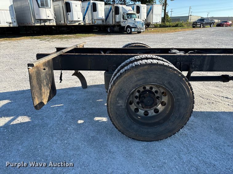 image for item ED2279 2016 International 4300 truck cab and chassis