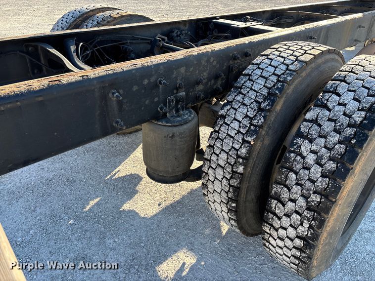 image for item ED2279 2016 International 4300 truck cab and chassis