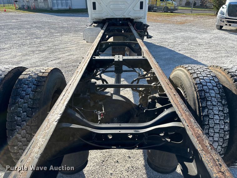 image for item ED2279 2016 International 4300 truck cab and chassis