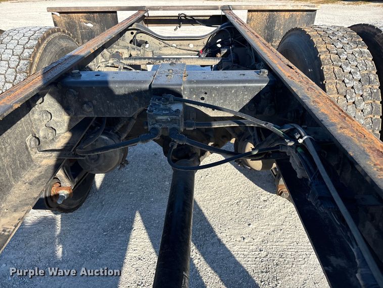 image for item ED2279 2016 International 4300 truck cab and chassis