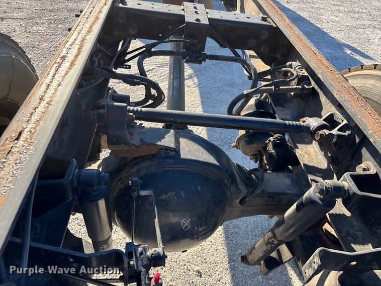 image for item ED2279 2016 International 4300 truck cab and chassis