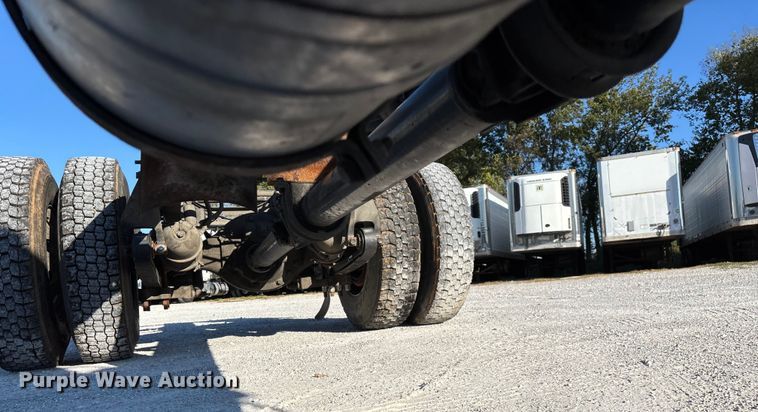 image for item ED2279 2016 International 4300 truck cab and chassis