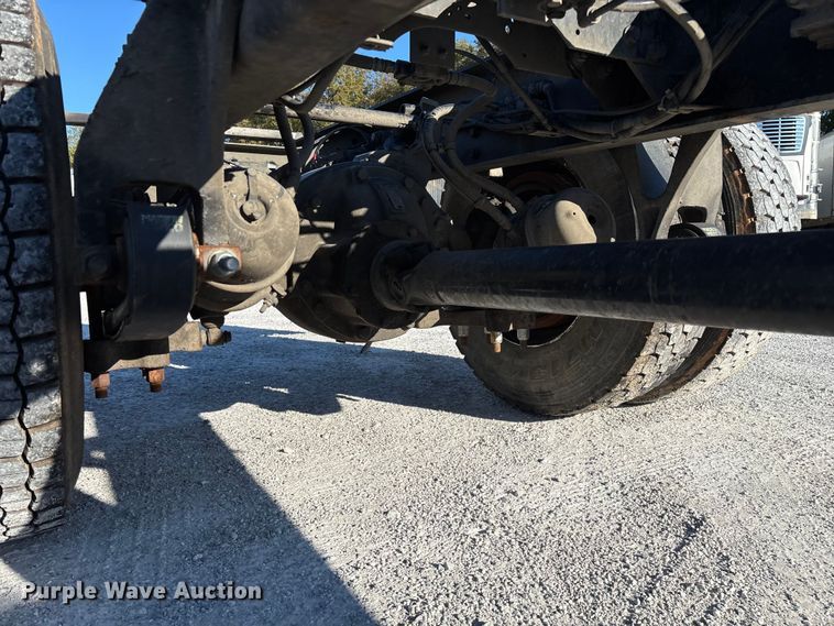 image for item ED2279 2016 International 4300 truck cab and chassis