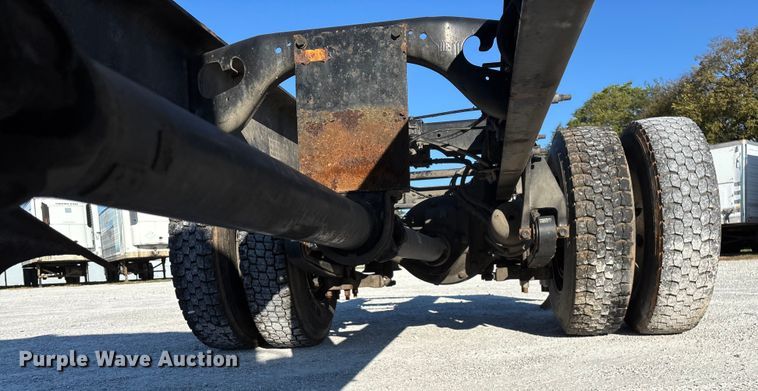 image for item ED2279 2016 International 4300 truck cab and chassis