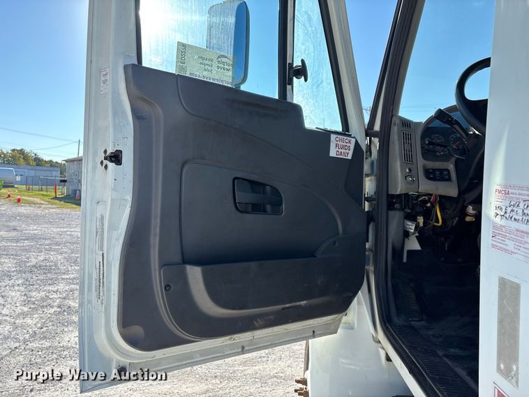 image for item ED2279 2016 International 4300 truck cab and chassis