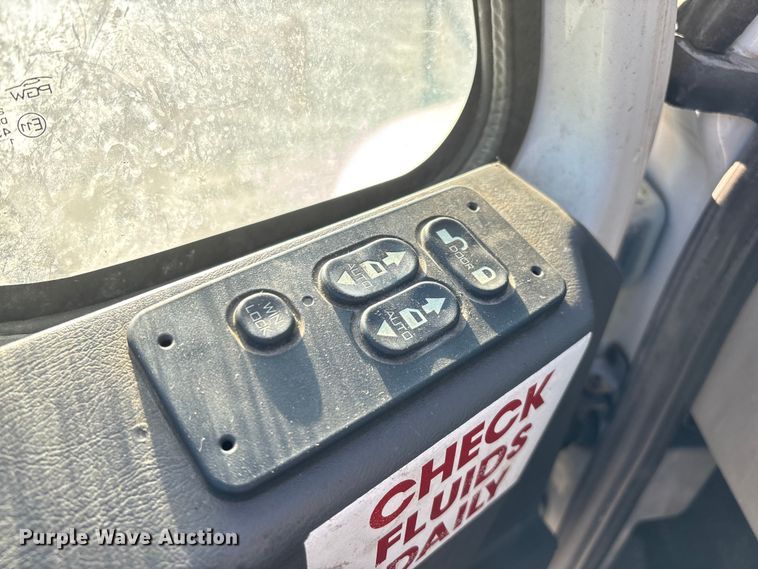 image for item ED2279 2016 International 4300 truck cab and chassis