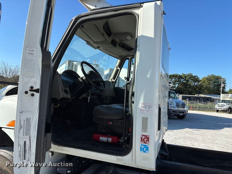 image for item ED2279 2016 International 4300 truck cab and chassis