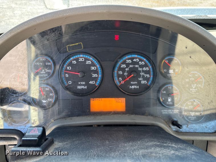 image for item ED2279 2016 International 4300 truck cab and chassis