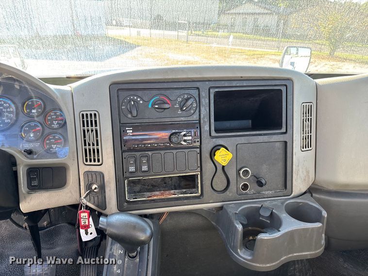 image for item ED2279 2016 International 4300 truck cab and chassis