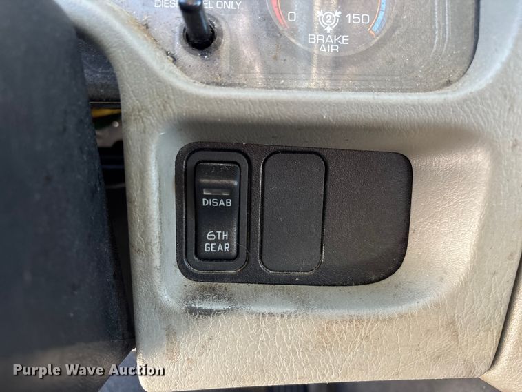 image for item ED2279 2016 International 4300 truck cab and chassis