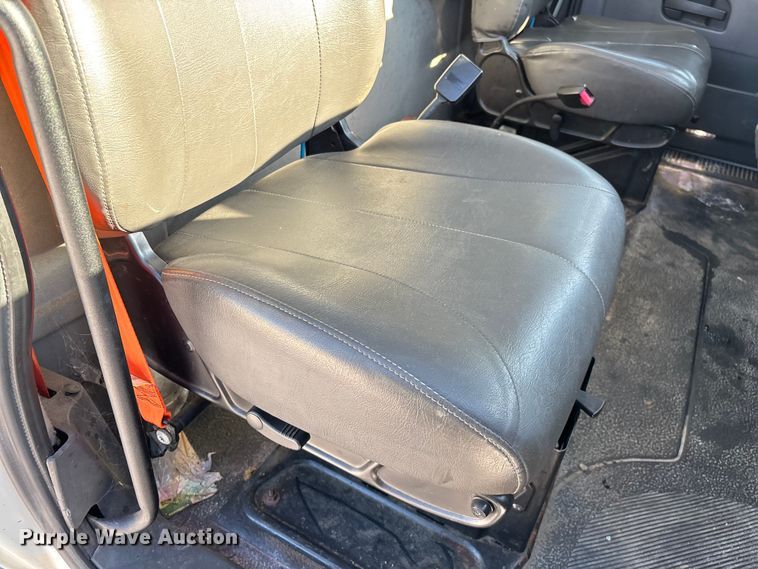 image for item ED2279 2016 International 4300 truck cab and chassis