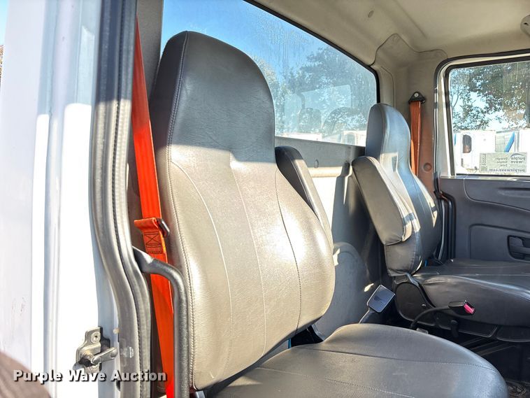 image for item ED2279 2016 International 4300 truck cab and chassis