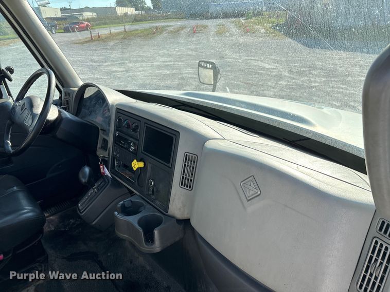 image for item ED2279 2016 International 4300 truck cab and chassis