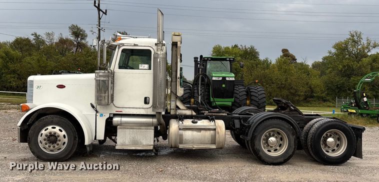 image for item ED2290 2006 Peterbilt 379 semi truck
