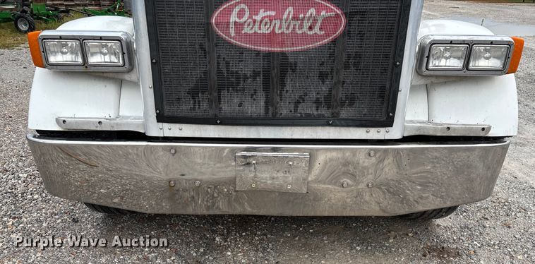 image for item ED2290 2006 Peterbilt 379 semi truck
