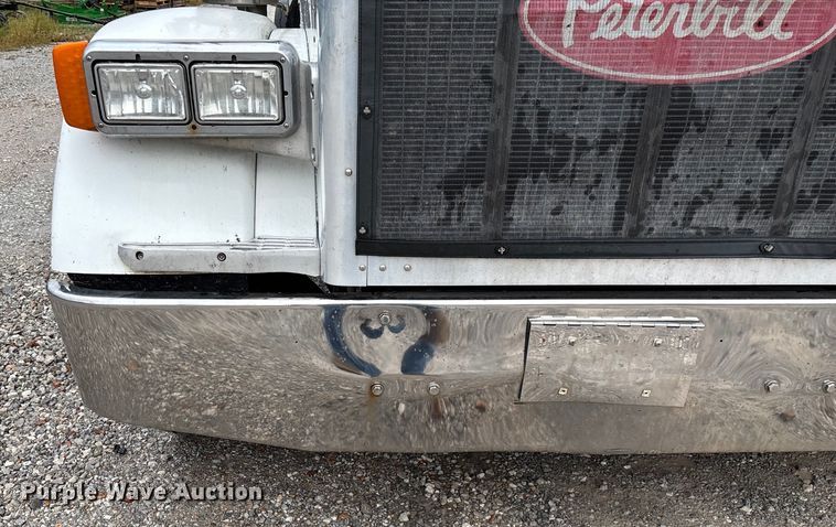 image for item ED2290 2006 Peterbilt 379 semi truck