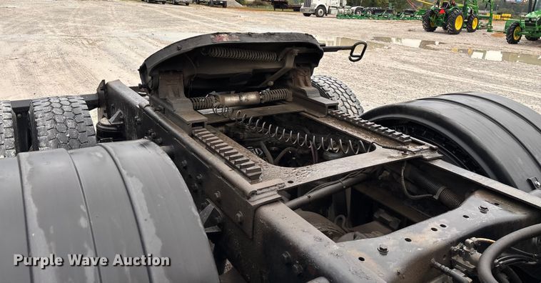 image for item ED2290 2006 Peterbilt 379 semi truck