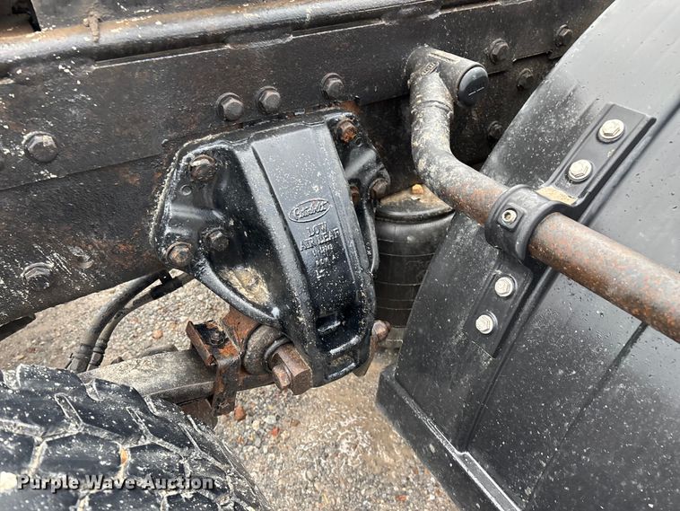 image for item ED2290 2006 Peterbilt 379 semi truck