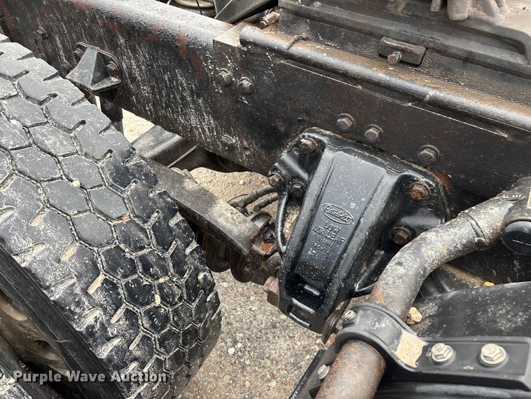 image for item ED2290 2006 Peterbilt 379 semi truck