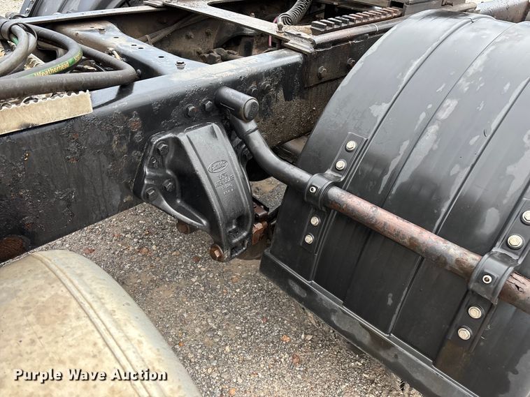 image for item ED2290 2006 Peterbilt 379 semi truck