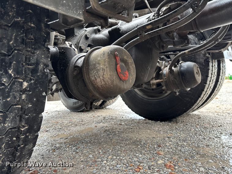 image for item ED2290 2006 Peterbilt 379 semi truck