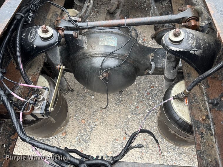 image for item ED2290 2006 Peterbilt 379 semi truck