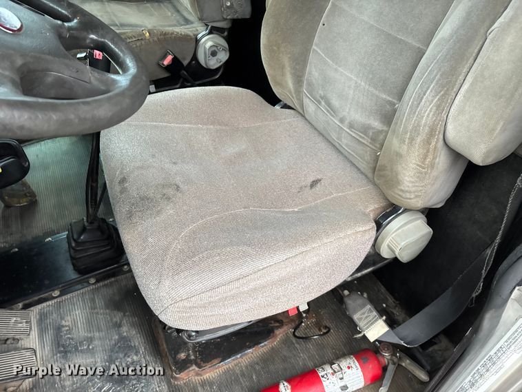 image for item ED2290 2006 Peterbilt 379 semi truck