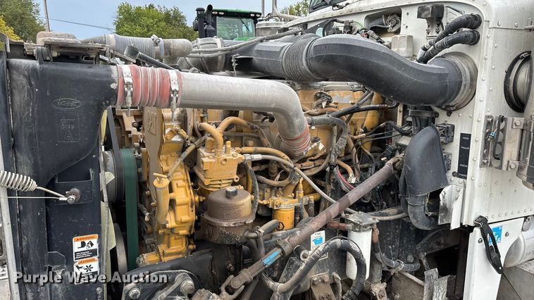 image for item ED2290 2006 Peterbilt 379 semi truck