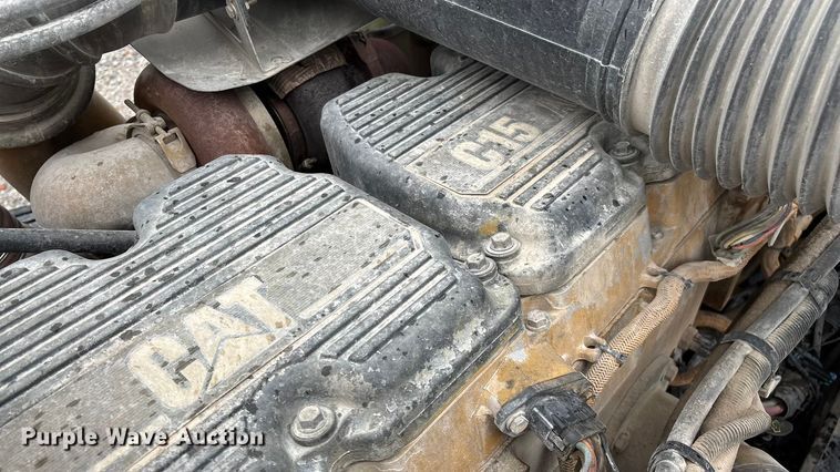 image for item ED2290 2006 Peterbilt 379 semi truck