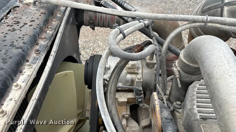 image for item ED2290 2006 Peterbilt 379 semi truck