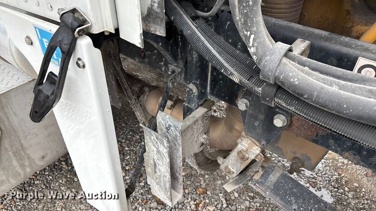 image for item ED2290 2006 Peterbilt 379 semi truck