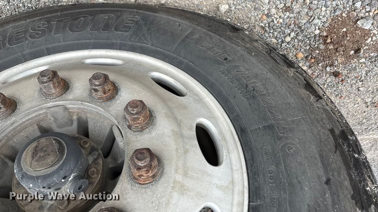 image for item ED2290 2006 Peterbilt 379 semi truck