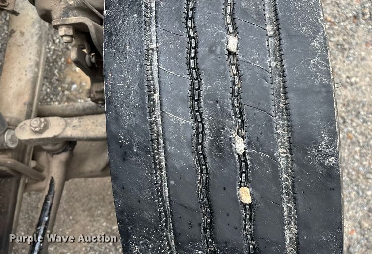 image for item ED2290 2006 Peterbilt 379 semi truck