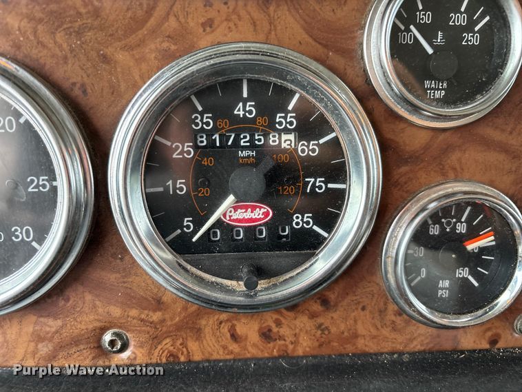 image for item ED2290 2006 Peterbilt 379 semi truck