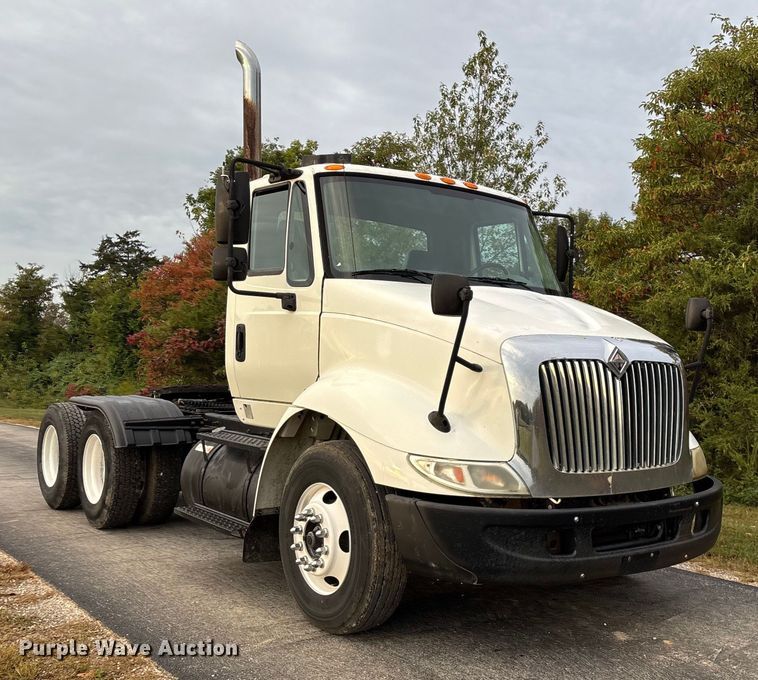 image for item ED2292 2007 International 8600 semi truck