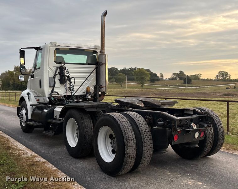 image for item ED2292 2007 International 8600 semi truck