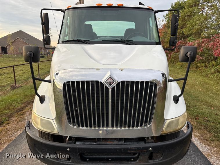 image for item ED2292 2007 International 8600 semi truck