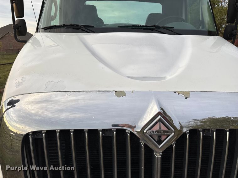 image for item ED2292 2007 International 8600 semi truck