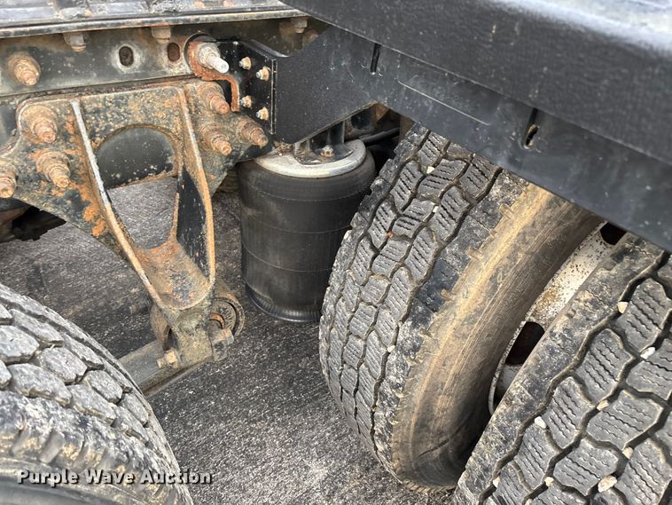 image for item ED2292 2007 International 8600 semi truck