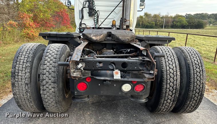 image for item ED2292 2007 International 8600 semi truck