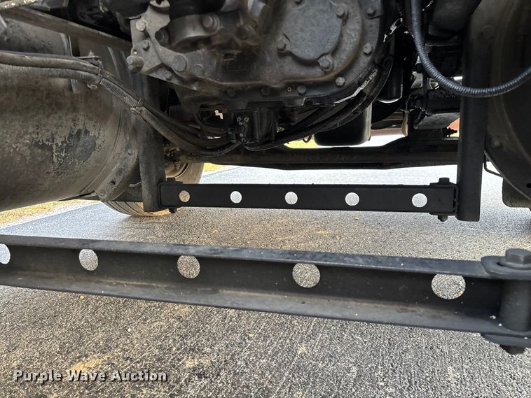 image for item ED2292 2007 International 8600 semi truck