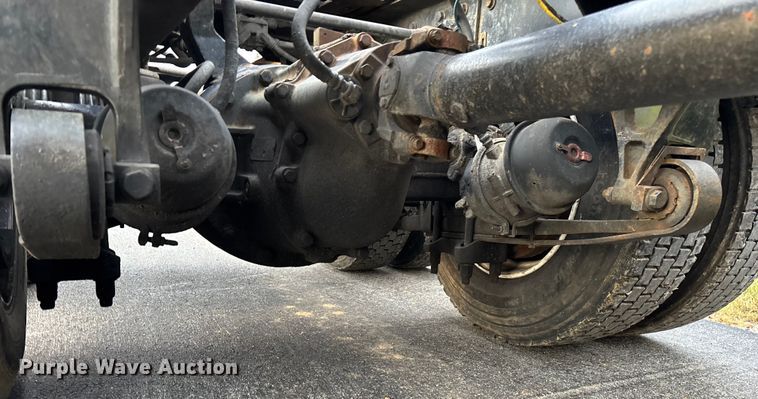 image for item ED2292 2007 International 8600 semi truck