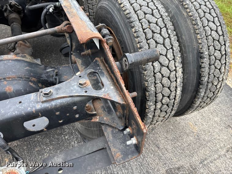 image for item ED2292 2007 International 8600 semi truck