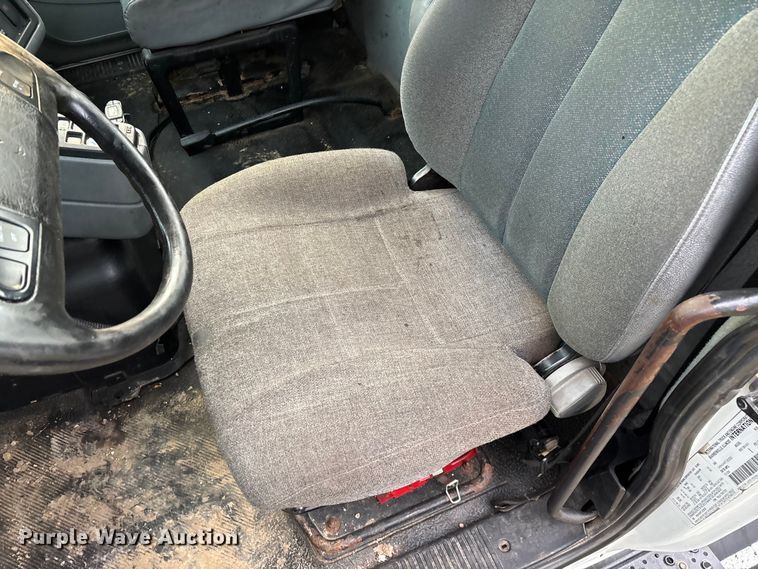 image for item ED2292 2007 International 8600 semi truck