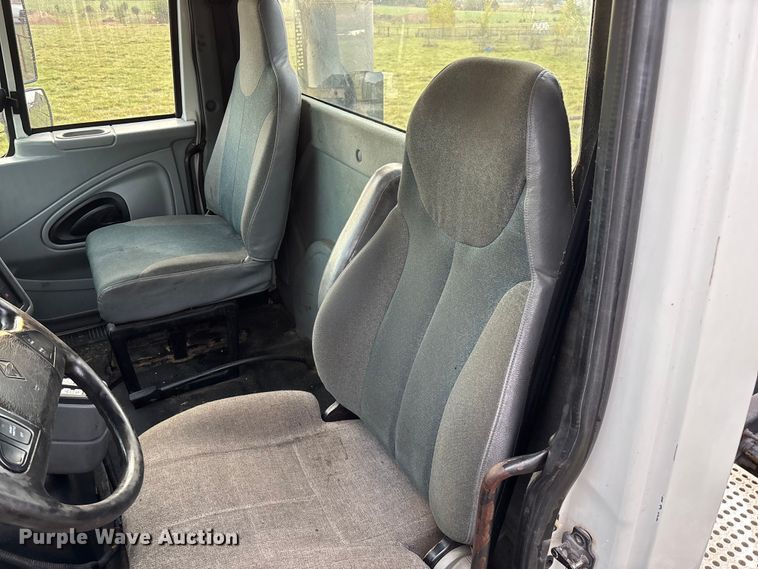 image for item ED2292 2007 International 8600 semi truck