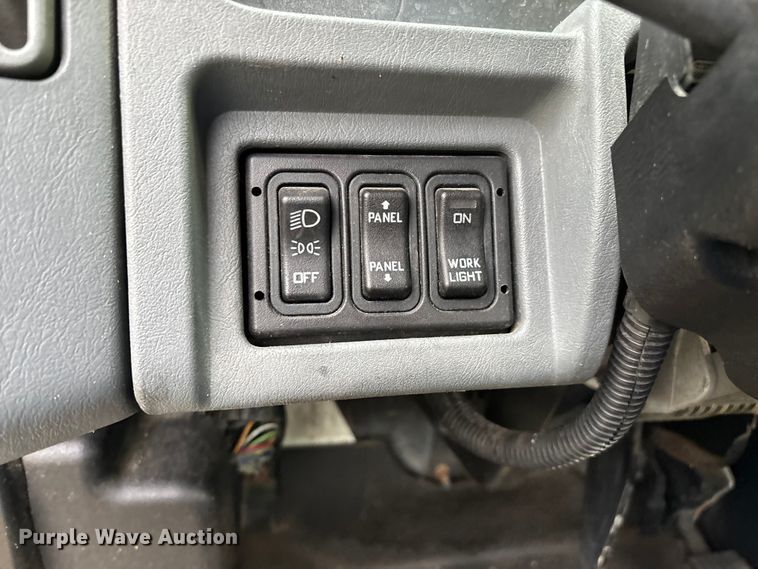 image for item ED2292 2007 International 8600 semi truck