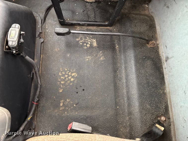 image for item ED2292 2007 International 8600 semi truck