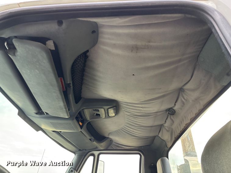 image for item ED2292 2007 International 8600 semi truck